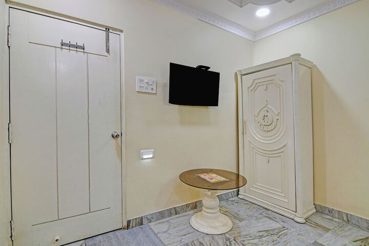 Room 18 of 31