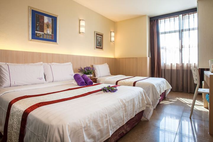 Room 3 of 27