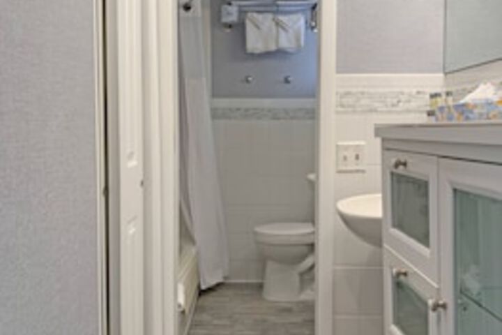 Room 466 of 549