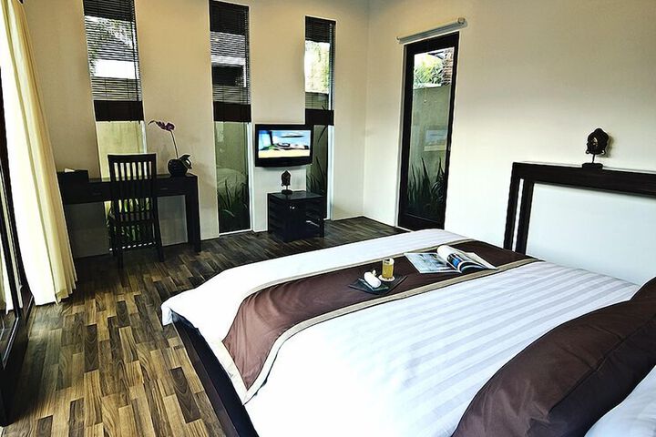 Room 5 of 14