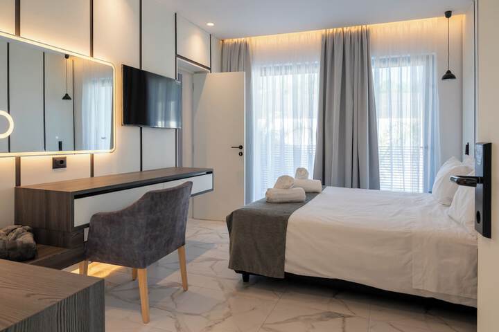 Room 7 of 28