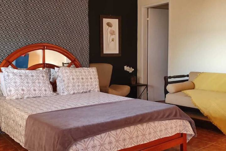 Room 3 of 47