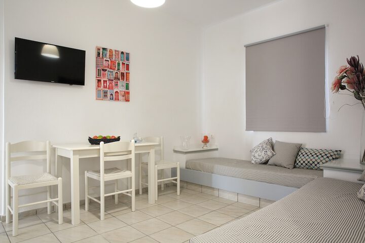 Room 11 of 25