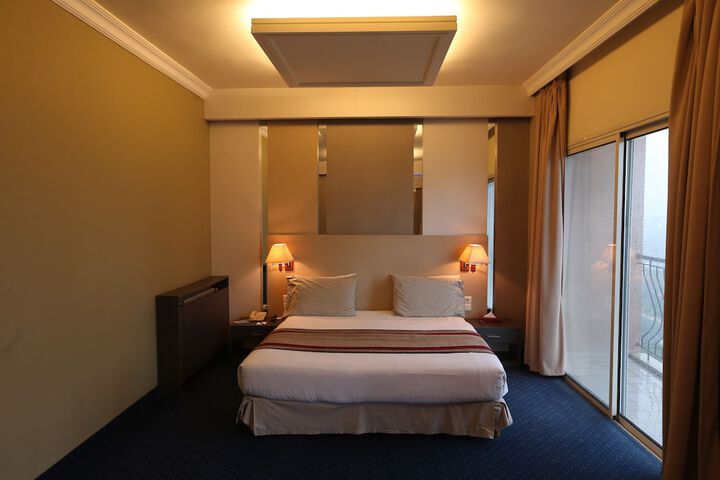 Room 5 of 54
