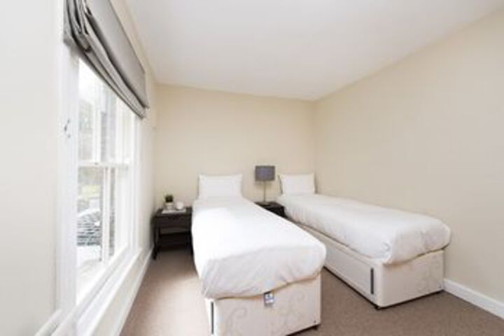 Room 7 of 24