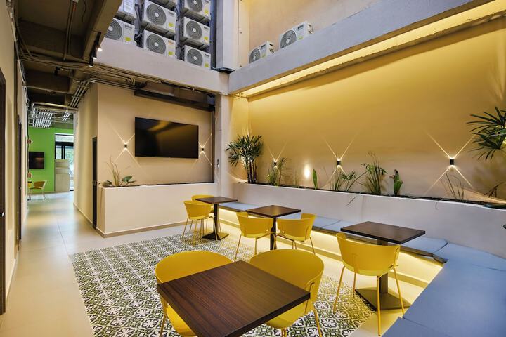Business Center 36 of 37