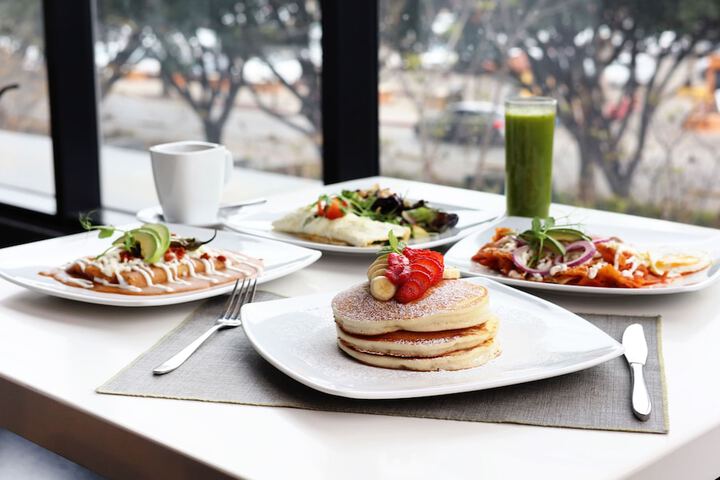 Breakfast/Coffee Service 98 of 118