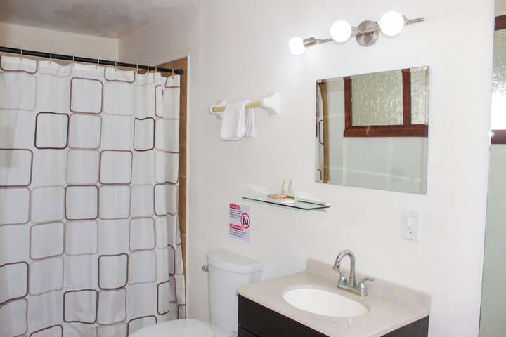 Room 6 of 9