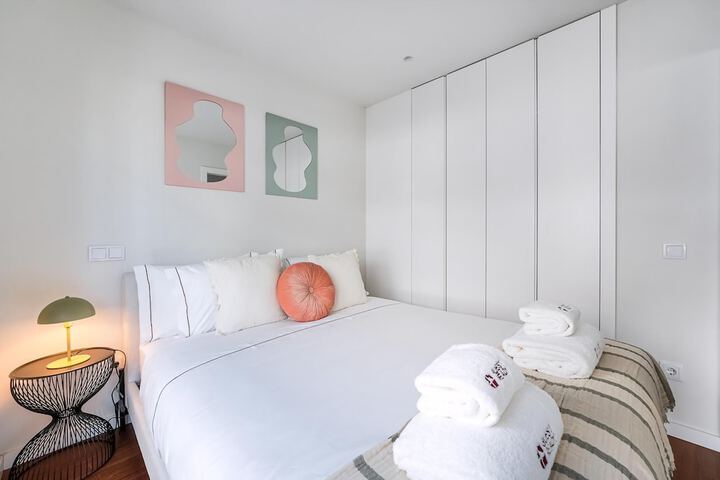Room 5 of 32