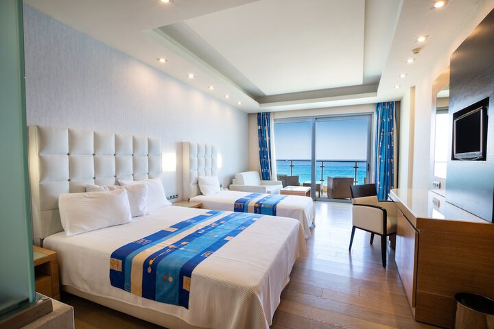 Room 44 of 171