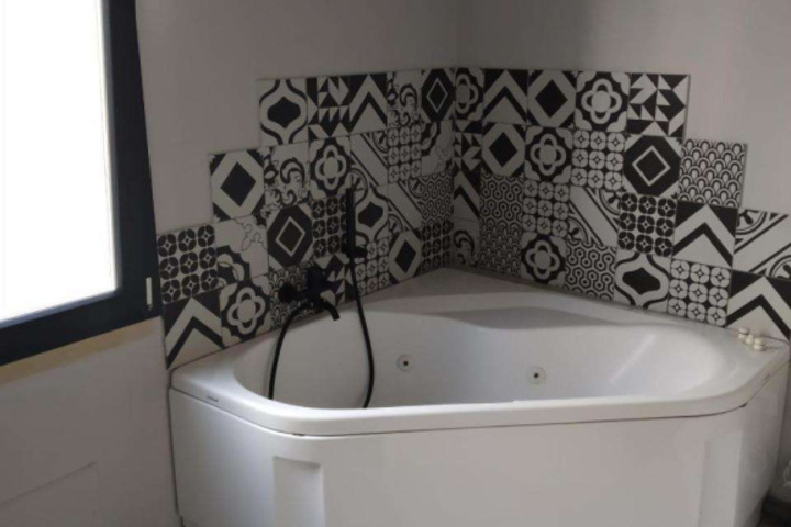 Room 8 of 14