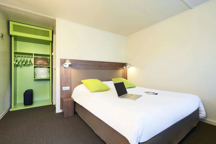 Room 4 of 30