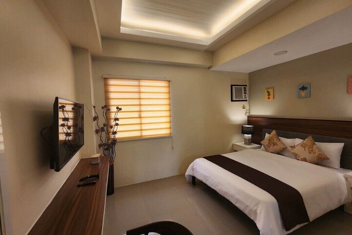 Room 3 of 8