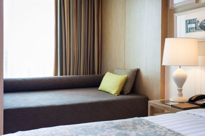 Room 2 of 203