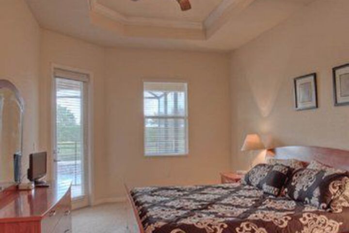 Room 10 of 24