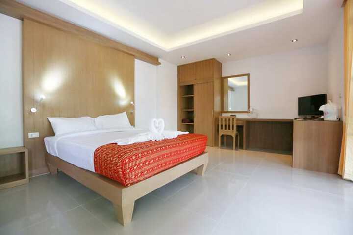 Room 4 of 68