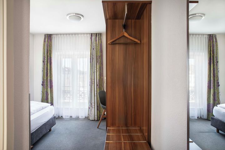 Room 14 of 45