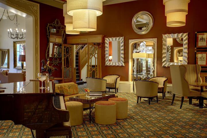 Guest Lobby