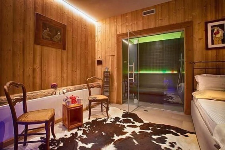 Room 10 of 58