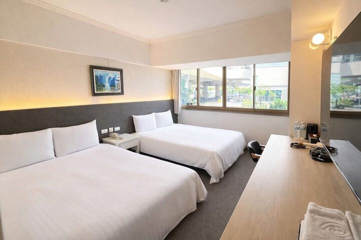 Room 10 of 24