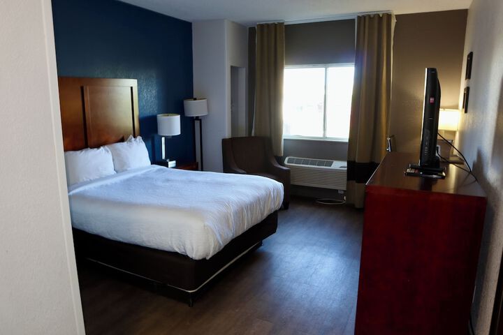 Standard | King Bed (8 of 8)