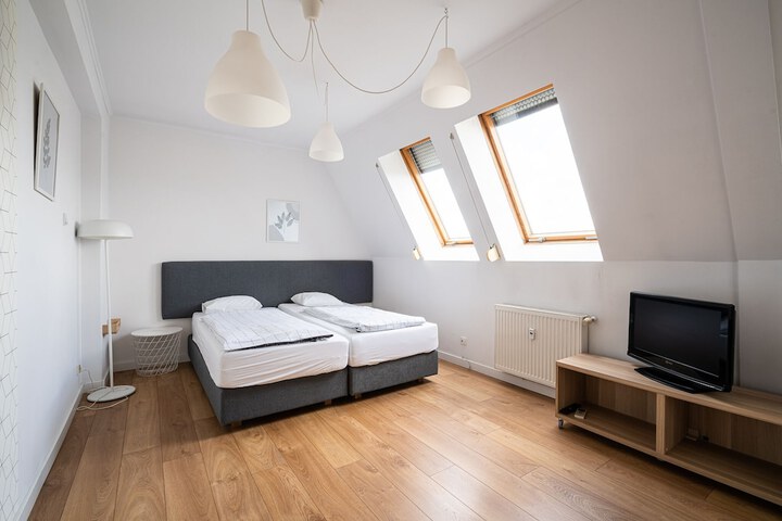Room 7 of 178