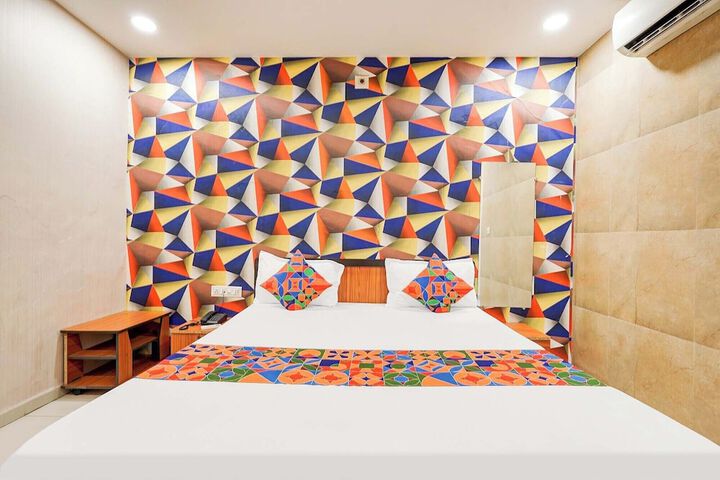 Room 18 of 32