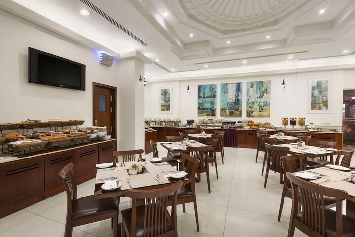 Dining 60 of 96