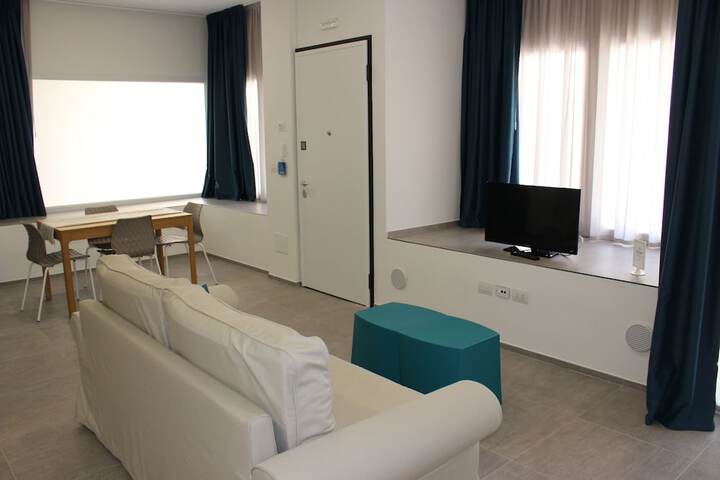 Room 10 of 24
