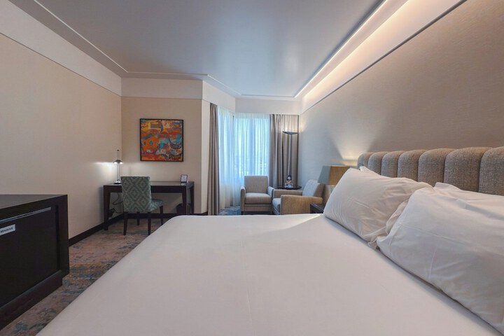 Room 14 of 172