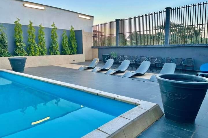 Pool 51 of 71