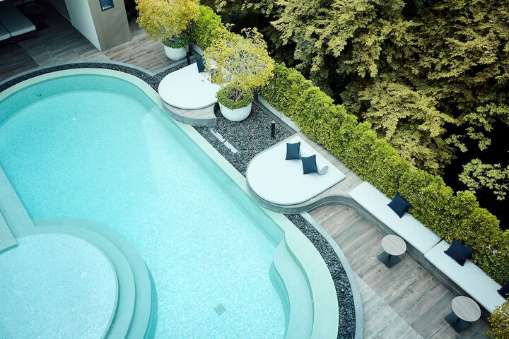 Pool 59 of 98