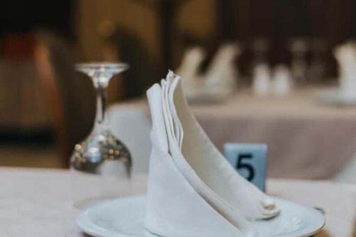 Dining 36 of 45