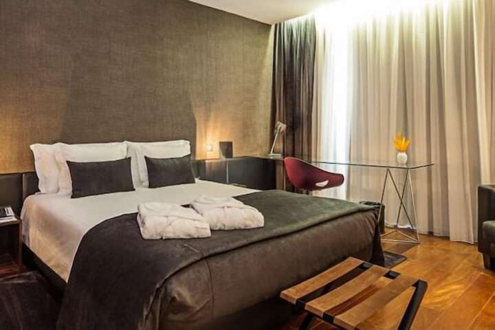 Room 8 of 30