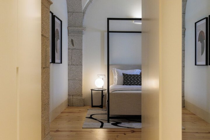 Room 27 of 132