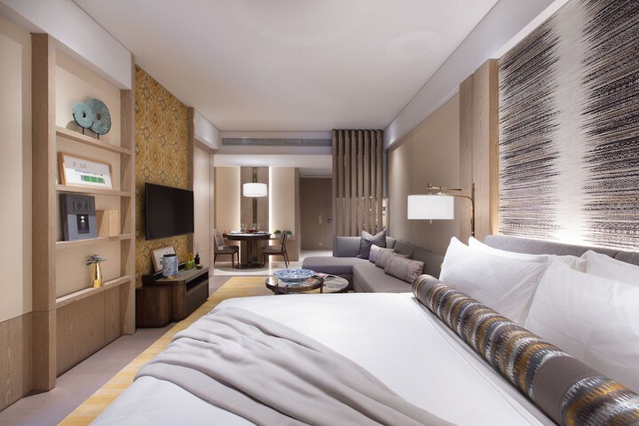 Room 8 of 92
