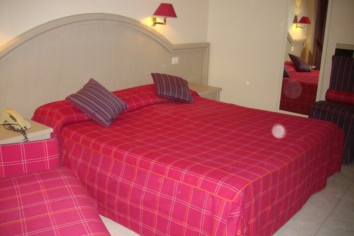 Room 7 of 87