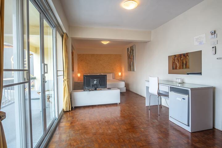 Room 4 of 35
