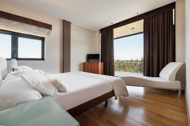 Room 27 of 51