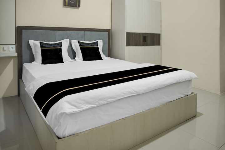Room 18 of 25