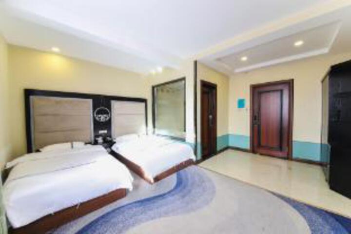 Room 5 of 7