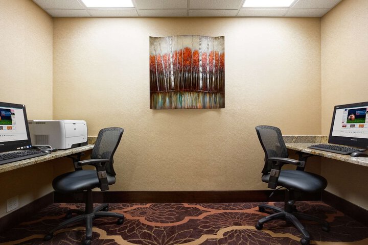 Business Center 69 of 72