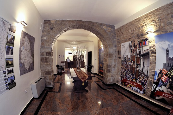 Guest Lobby
