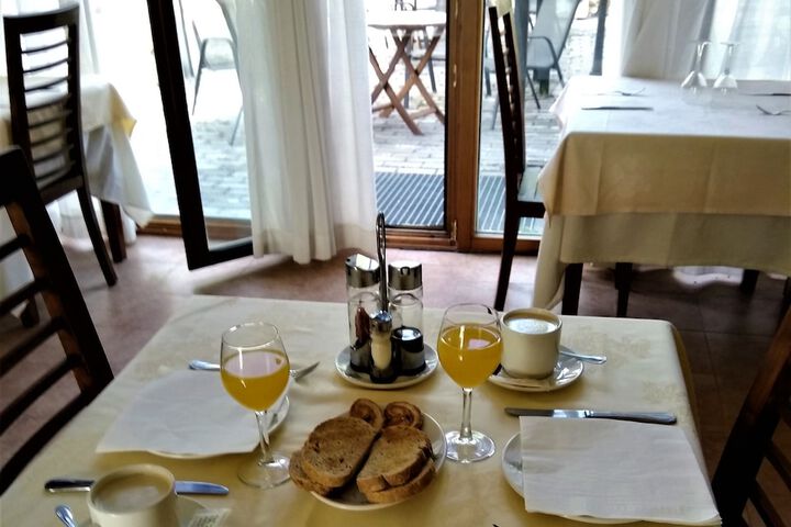 Breakfast/Coffee Service 27 of 45