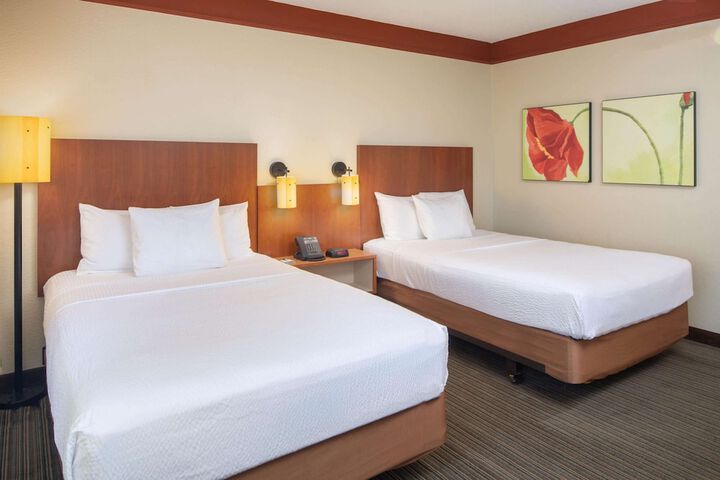 2 Double Beds (4 of 10)