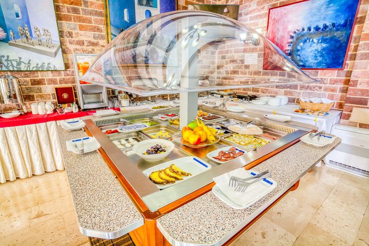 Breakfast/Coffee Service 203 of 263