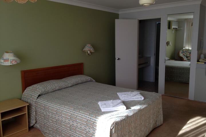 Room 3 of 12