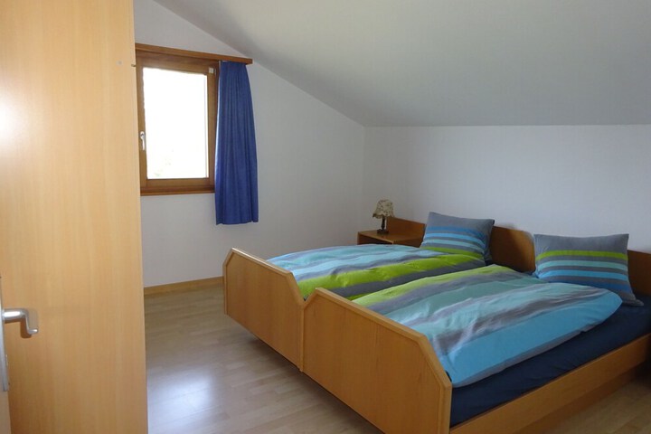 Room 5 of 18