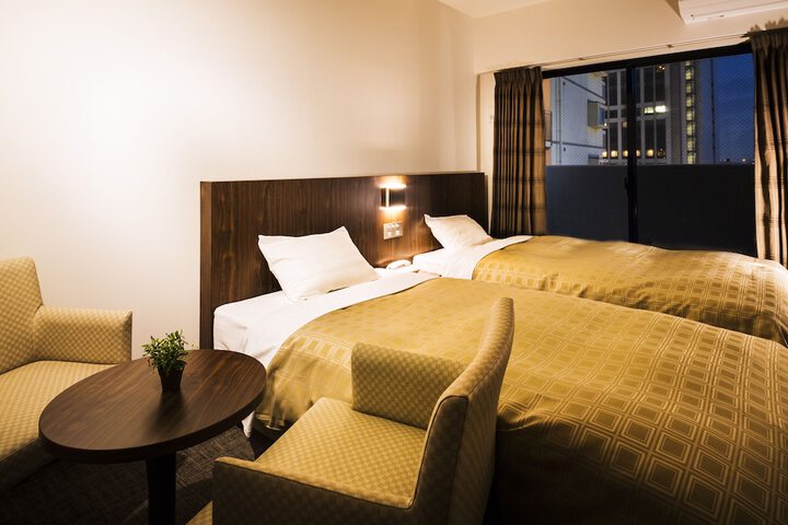 Room 4 of 48