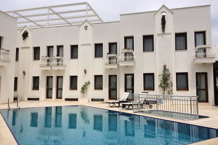 Hotel Pool